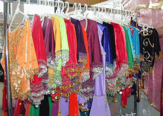 Oberteile mit passendem Hüftgürtel